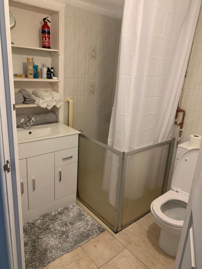 فندق Debbie'S Digs آشفورد المظهر الخارجي الصورة